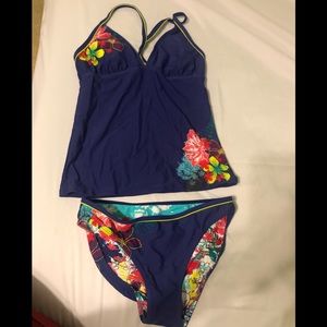 EUC Athleta swimsuit size small WORN ONCE